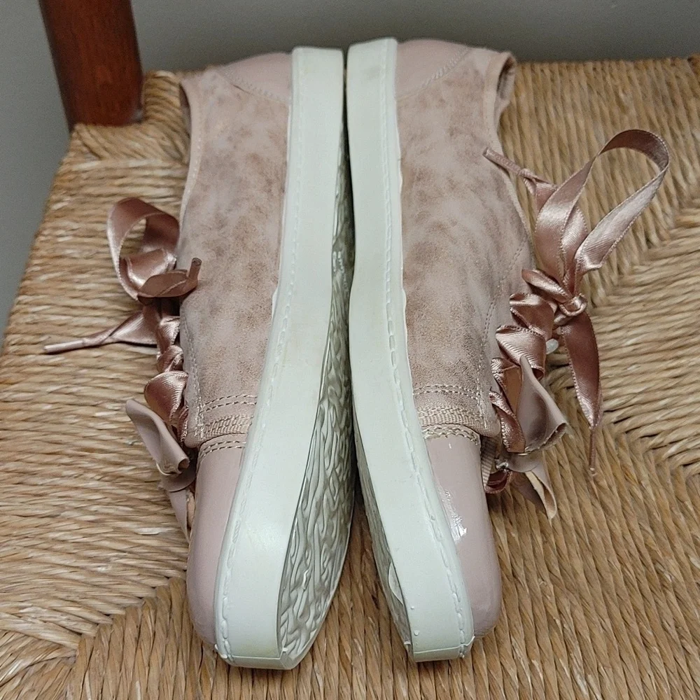 NWOB Mauve & Gold Shimmer André Sneakers Sz 41 euro 10 US